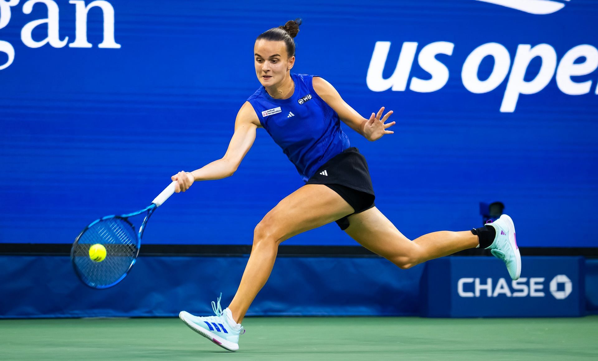 Clara Burel in action at the 2024 US Open (Source: Getty)
